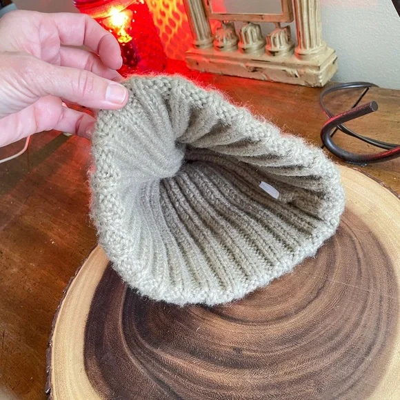 Hoodie cap hat with fuzzy ball, light brown red neon green & blue black ball fun - Picture 3 of 4